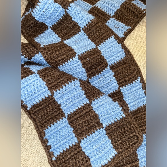 ASOS Design Crochet Knit Checkerboard Scarf in Blue and Brown - Picture 5 of 7